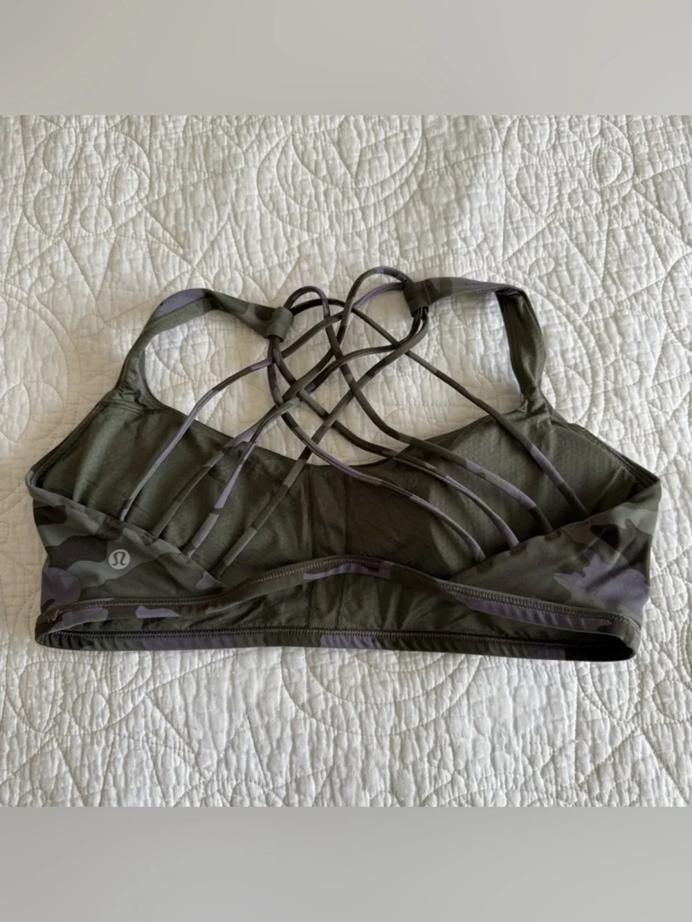 Lululemon Free to Be Bra in Olive Green Women’s Size 14